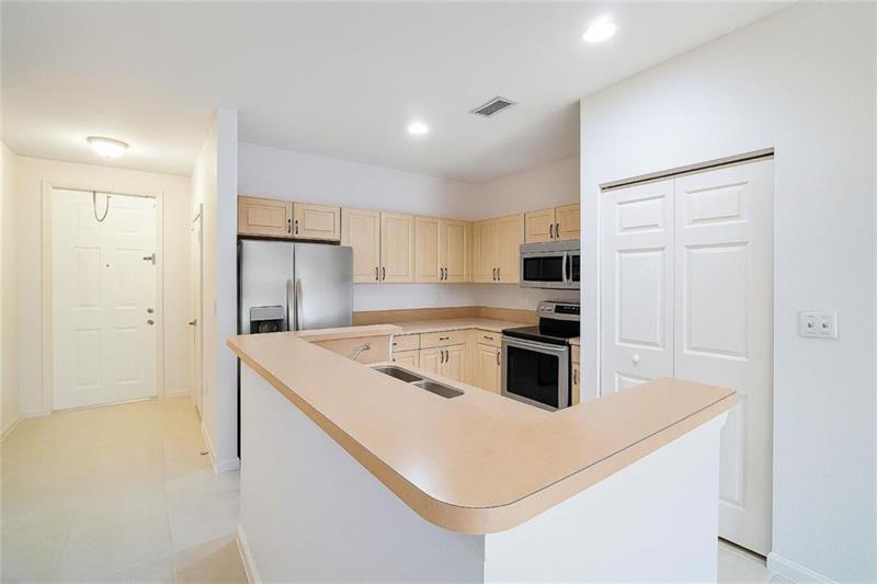 Image 13 of 25 For 6373 Landings Way