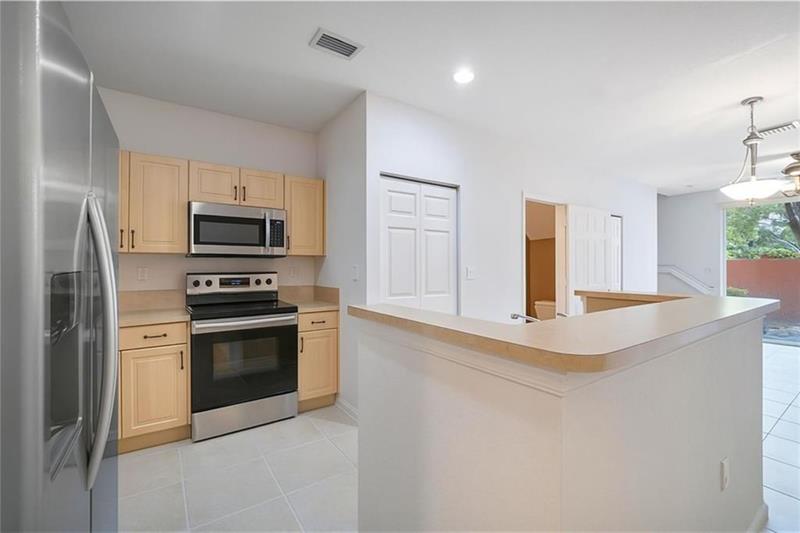 Image 15 of 25 For 6373 Landings Way