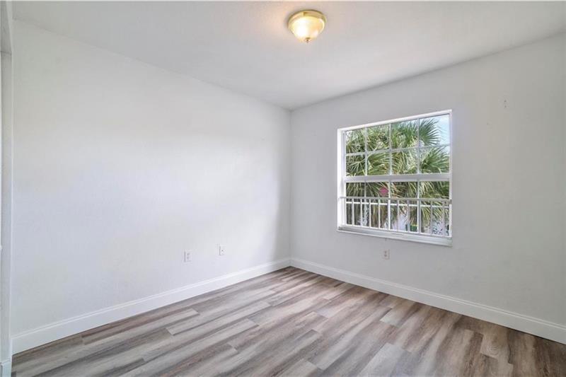 Image 8 of 25 For 6373 Landings Way