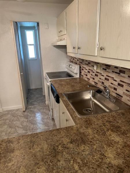 Image 3 of 13 For 7831 Colony Cir #203