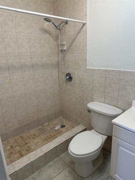 Image 9 of 13 For 7831 Colony Cir #203