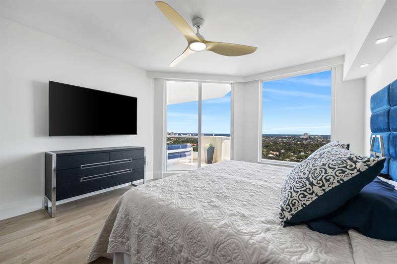 Image 13 of 22 For 411 New River Dr  2805