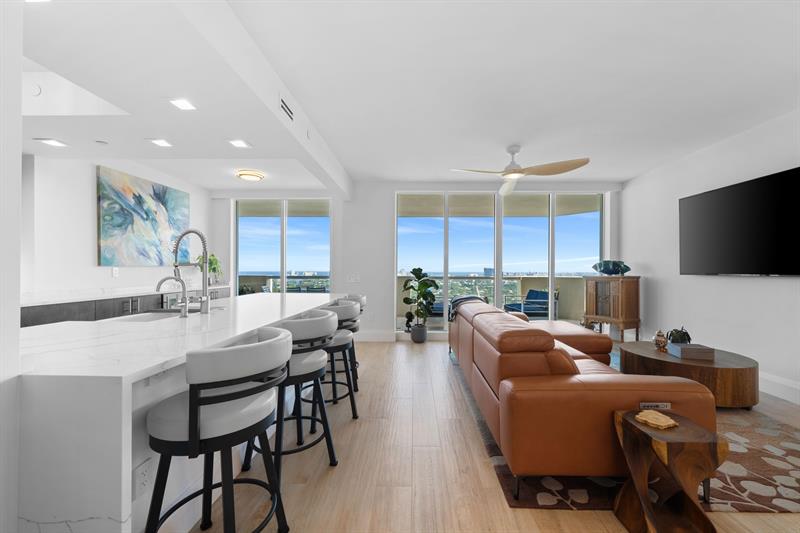 Image 3 of 22 For 411 New River Dr  2805