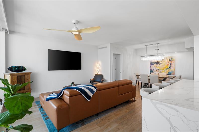 Image 5 of 22 For 411 New River Dr  2805