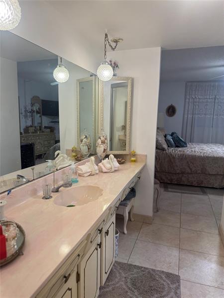 Image 14 of 25 For 3940 42nd Ave  312