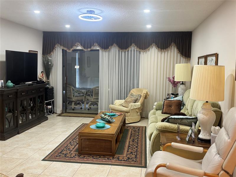 Image 19 of 25 For 3940 42nd Ave  312