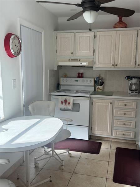 Image 6 of 25 For 3940 42nd Ave  312