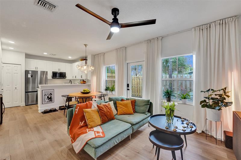 Image 16 of 40 For 424 1st Avenue