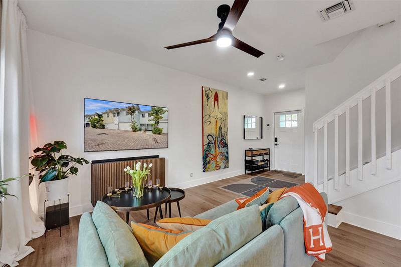 Image 18 of 40 For 424 1st Avenue