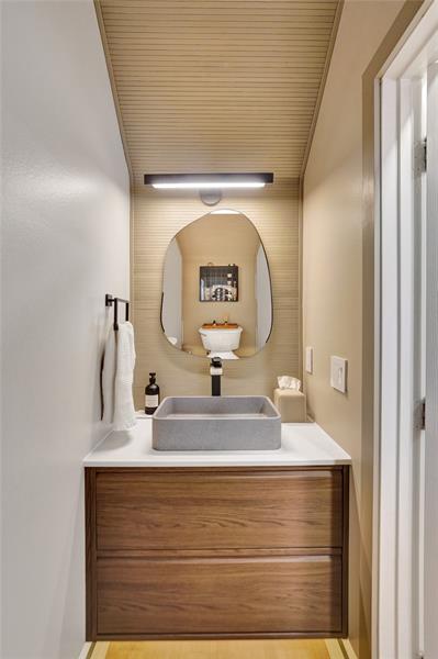 Image 20 of 40 For 424 1st Avenue