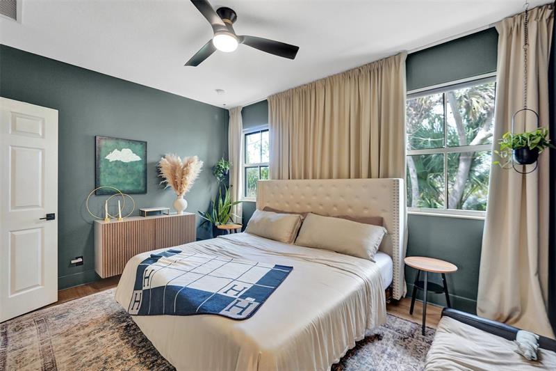 Image 23 of 40 For 424 1st Avenue