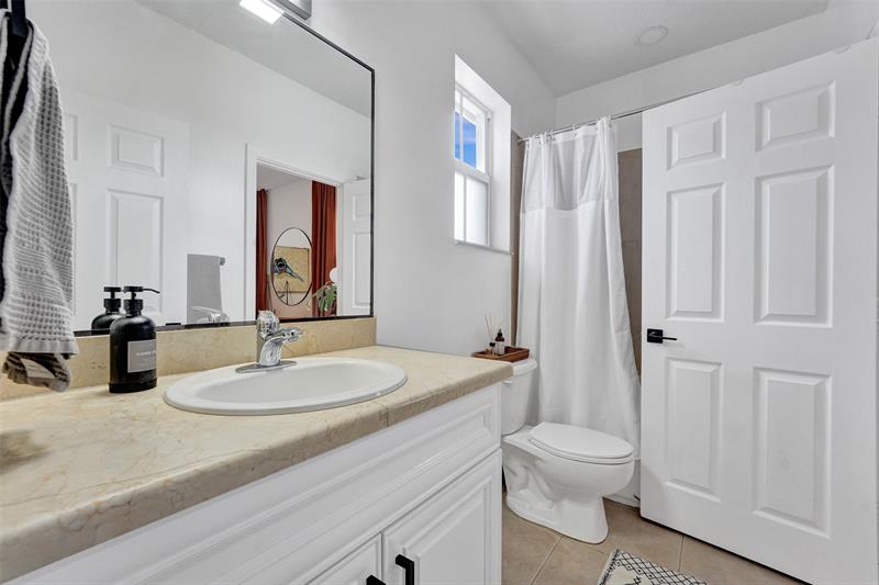 Image 32 of 40 For 424 1st Avenue