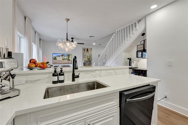 Image 8 of 40 For 424 1st Avenue