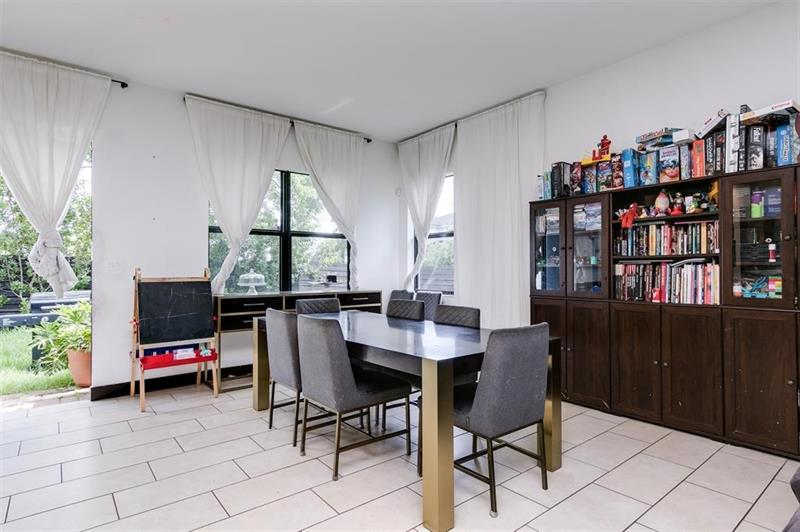 Image 12 of 35 For 15901 136th Way