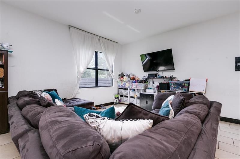 Image 17 of 35 For 15901 136th Way