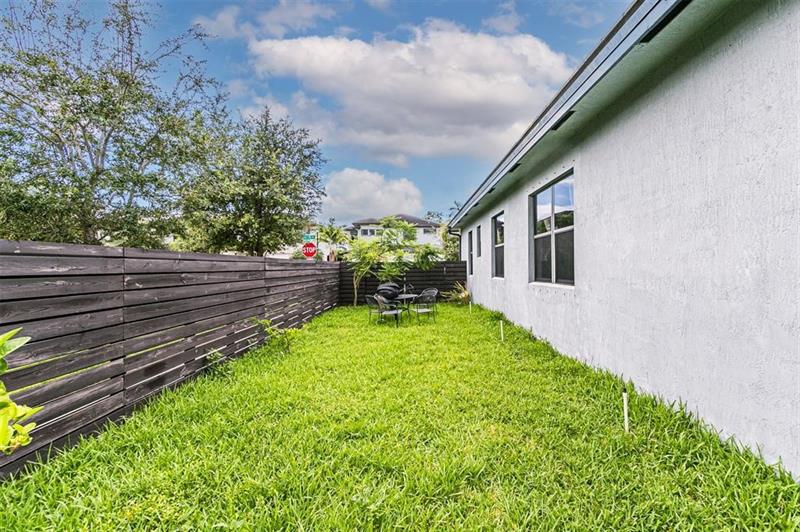 Image 32 of 35 For 15901 136th Way