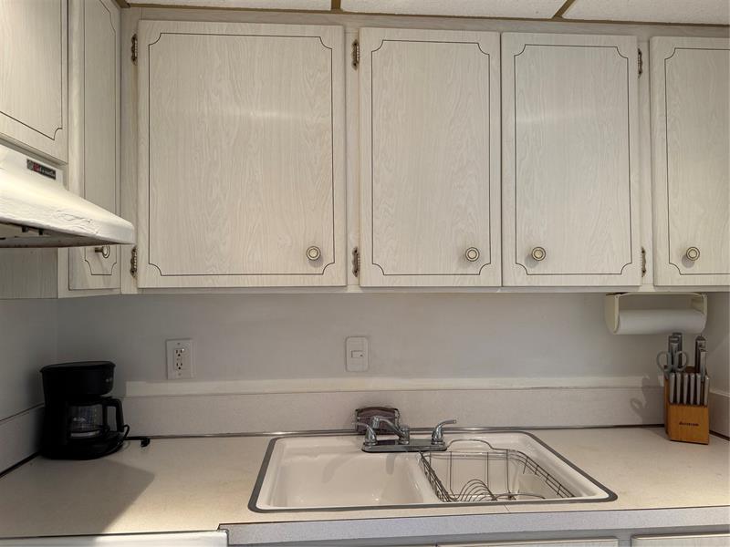 Image 18 of 41 For 412 Cypress Rd  225