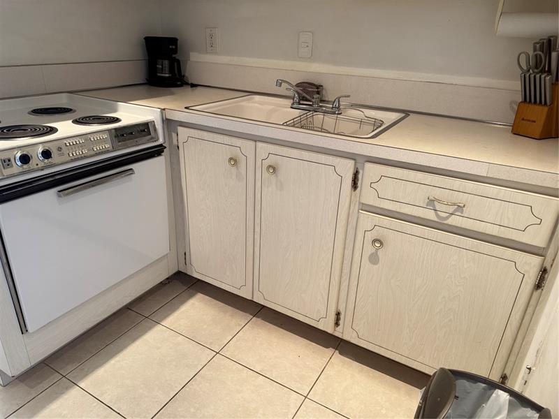 Image 19 of 41 For 412 Cypress Rd  225