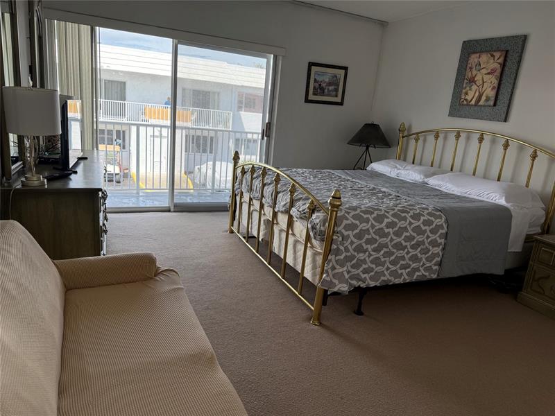 Image 21 of 41 For 412 Cypress Rd  225