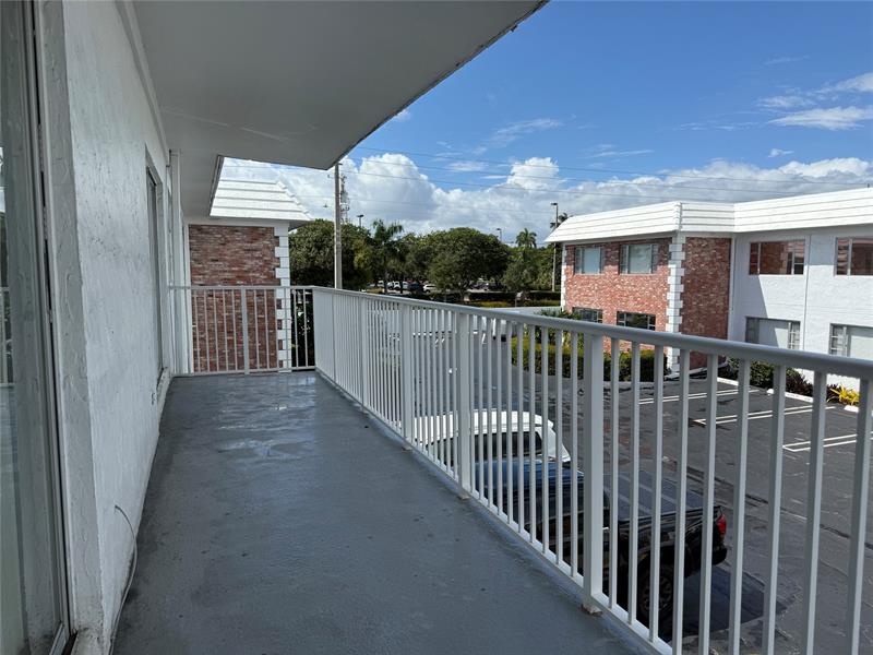 Image 30 of 41 For 412 Cypress Rd  225