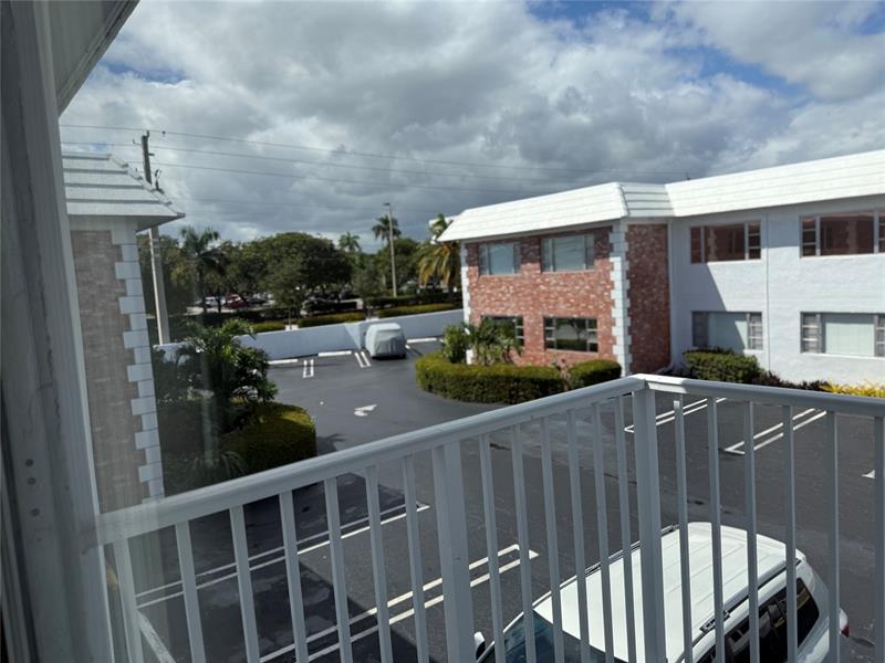 Image 33 of 41 For 412 Cypress Rd  225