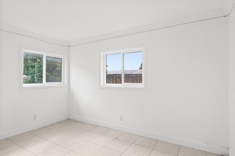 Image 10 of 22 For 817 Lighthouse Dr  B