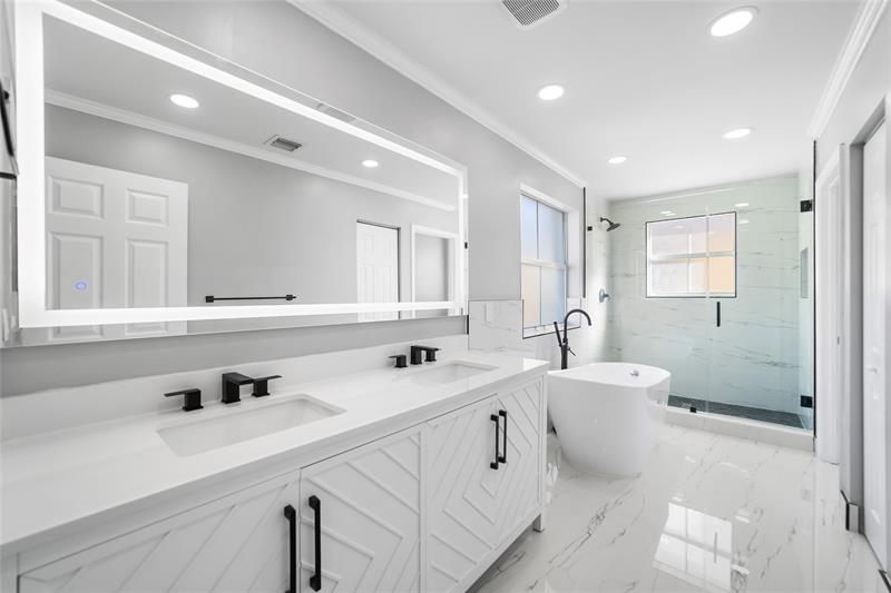 Image 18 of 51 For 15580 49th Ct