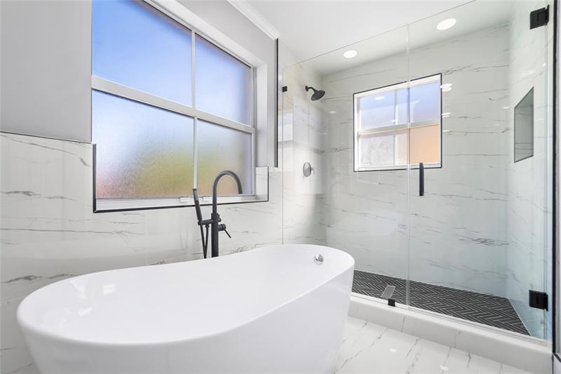 Image 19 of 51 For 15580 49th Ct