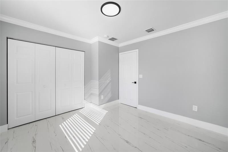 Image 33 of 51 For 15580 49th Ct