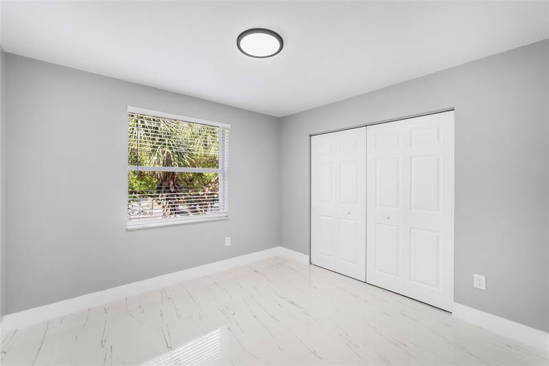 Image 36 of 51 For 15580 49th Ct