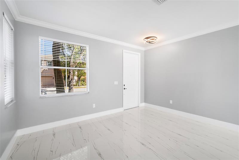 Image 38 of 51 For 15580 49th Ct