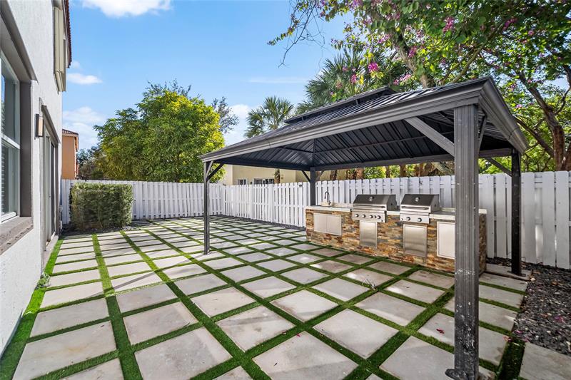 Image 39 of 51 For 15580 49th Ct