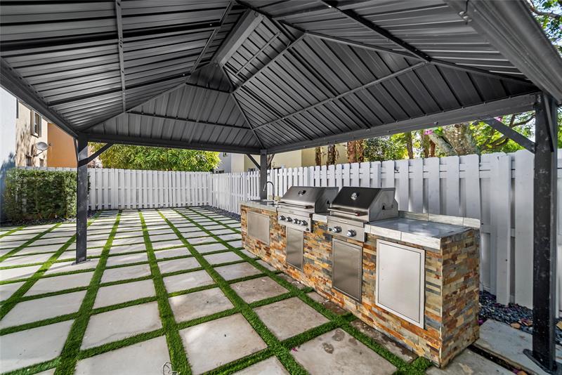 Image 40 of 51 For 15580 49th Ct