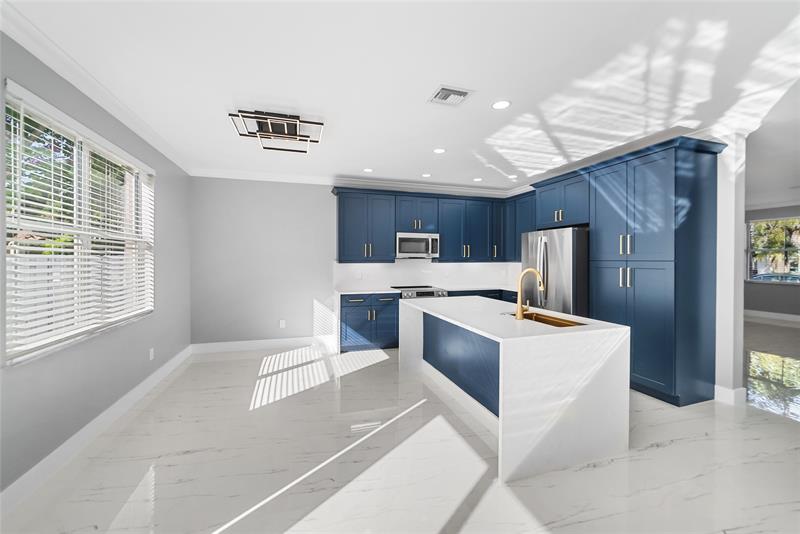 Image 6 of 51 For 15580 49th Ct