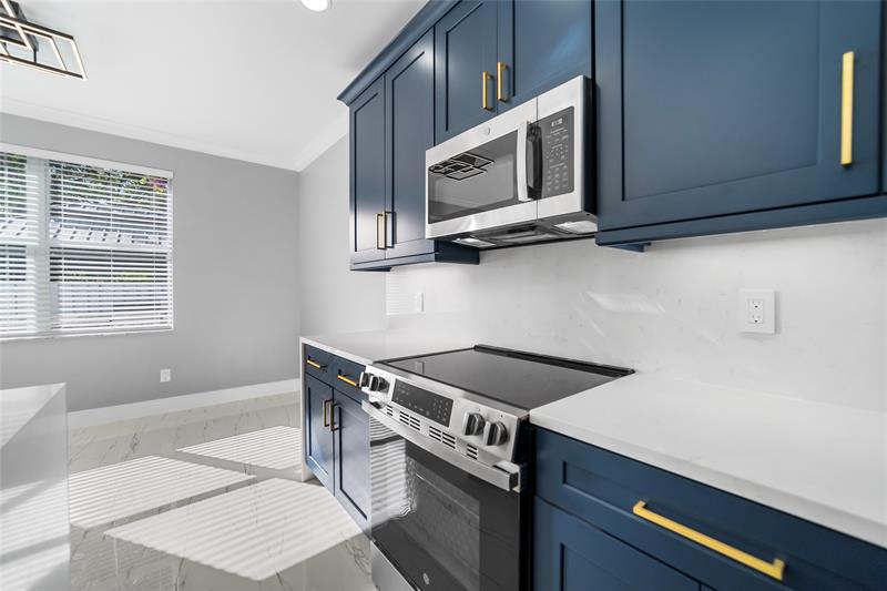 Image 8 of 51 For 15580 49th Ct