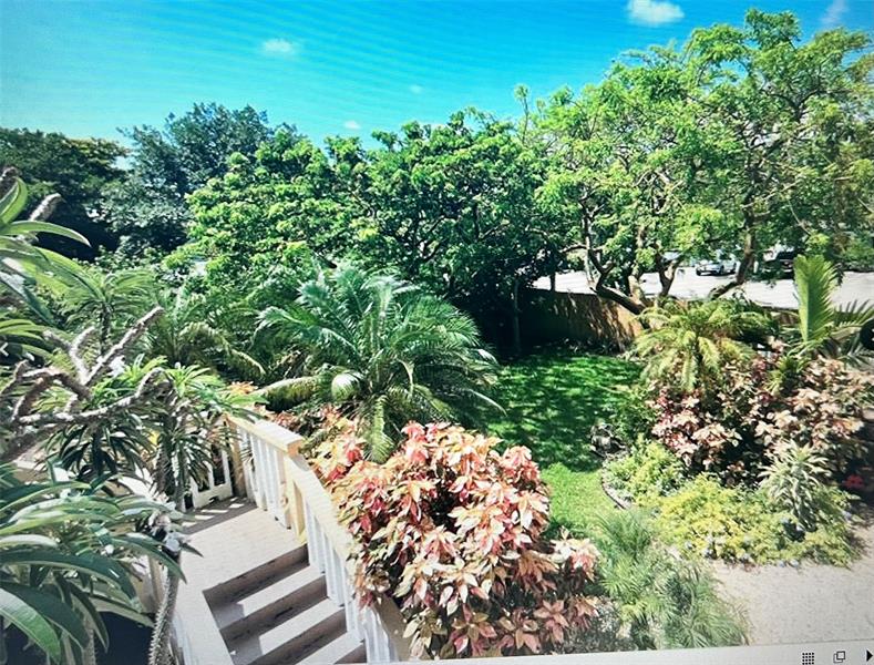 Image 11 of 15 For 811 14th Pl  3