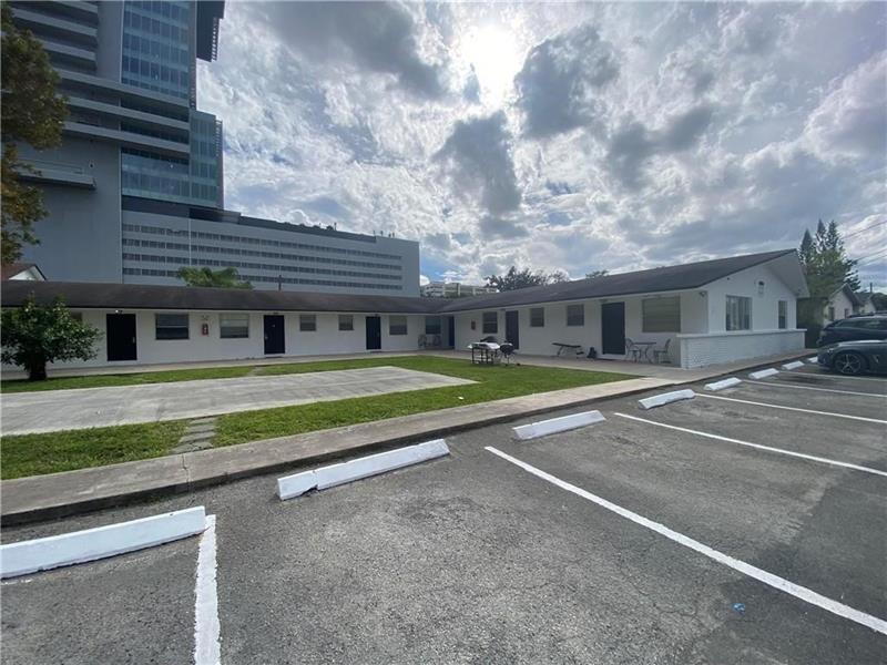 Image 4 of 15 For 400 9th Ct  1