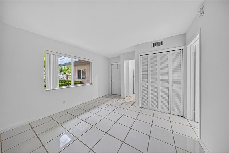 Image 5 of 21 For 199 Mcnab Rd  107