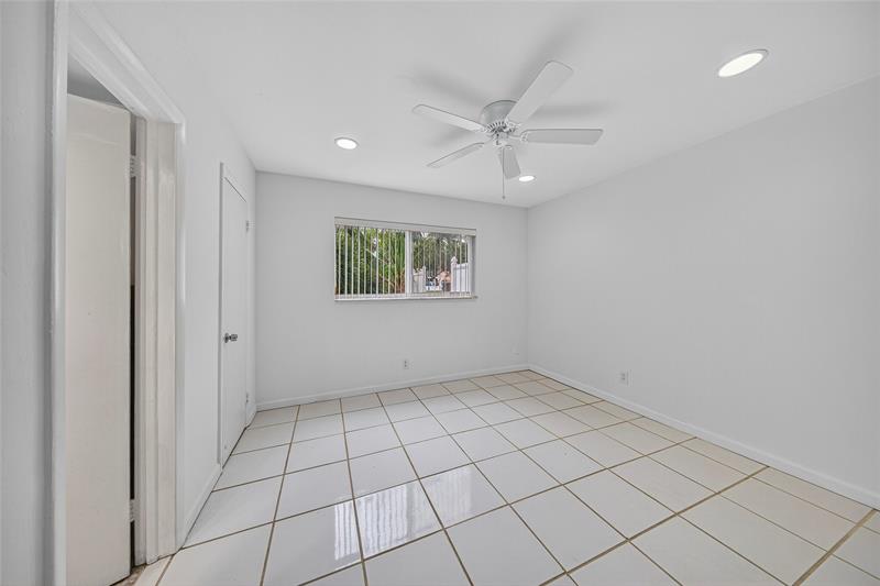 Image 9 of 21 For 199 Mcnab Rd  107