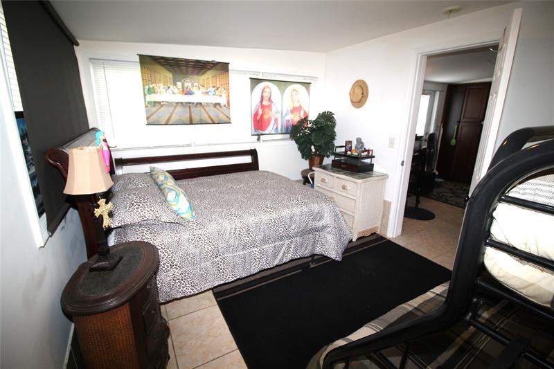 Image 8 of 12 For 3320 4th St  