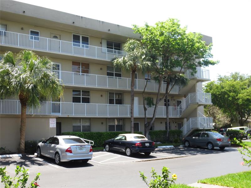 Image 4 of 18 For 102 Royal Park Dr  3f