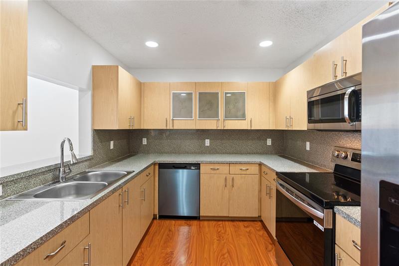 Image 10 of 33 For 9580 2nd Ct  9580