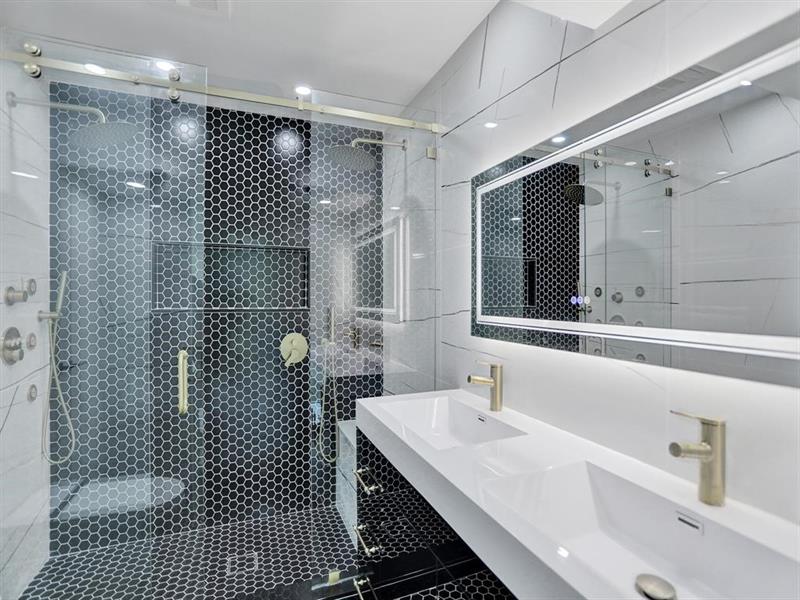 Image 14 of 29 For 4530 34th Dr