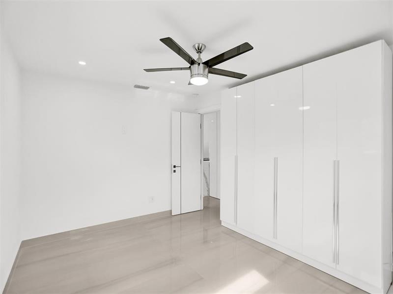 Image 5 of 29 For 4530 34th Dr