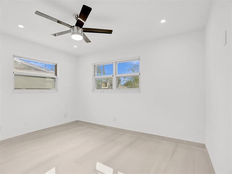 Image 7 of 29 For 4530 34th Dr