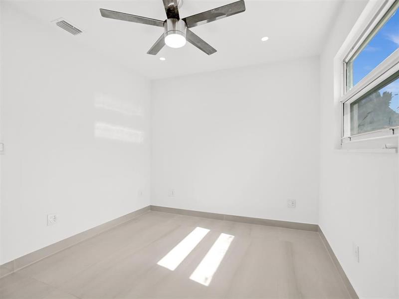 Image 9 of 29 For 4530 34th Dr