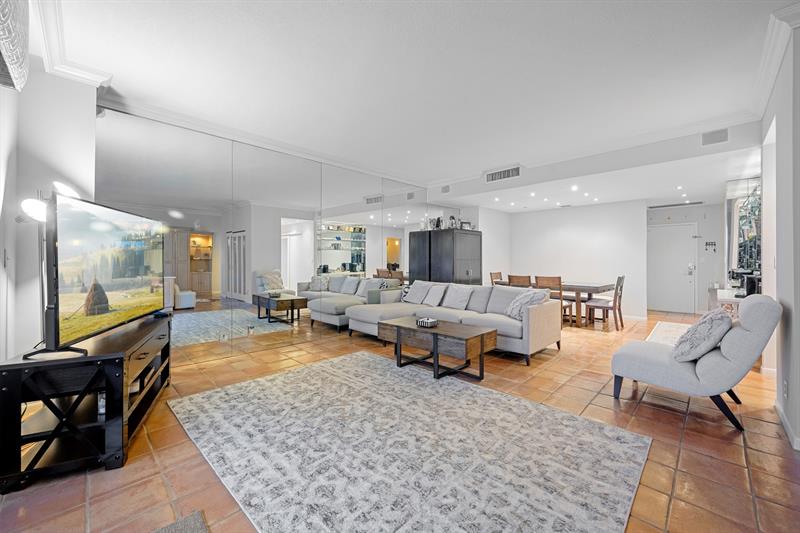 Image 15 of 33 For 2500 Parkview Dr  2516