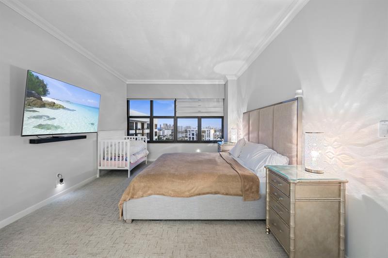 Image 22 of 33 For 2500 Parkview Dr  2516