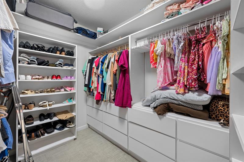 Image 25 of 33 For 2500 Parkview Dr  2516