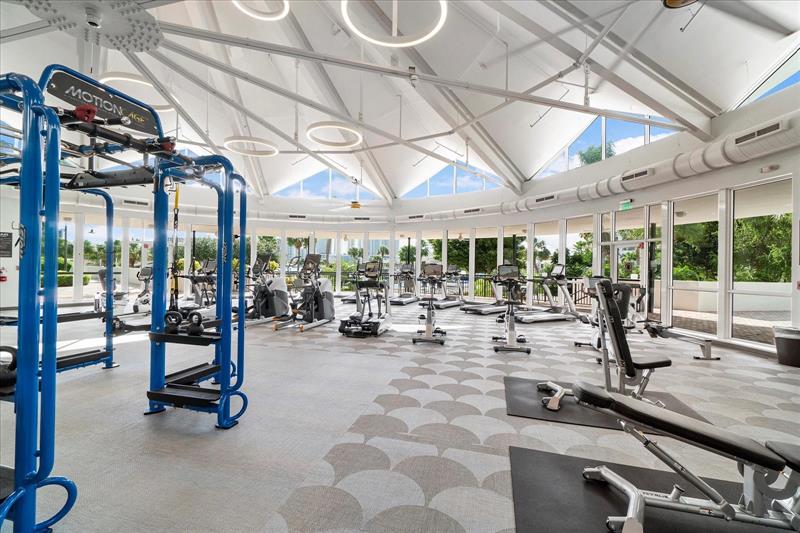 Image 32 of 33 For 2500 Parkview Dr  2516